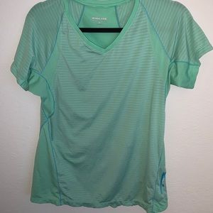 green sport t shirt